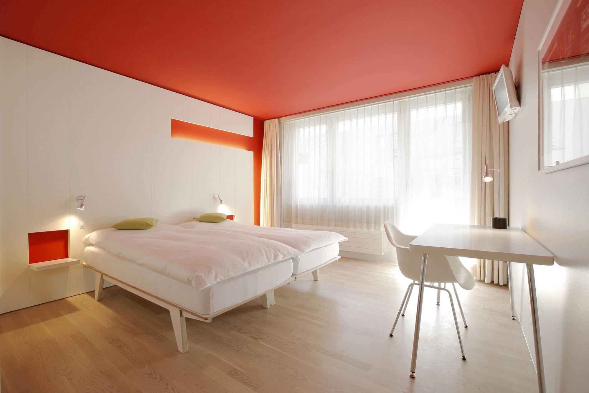 Dom Hotel 3*