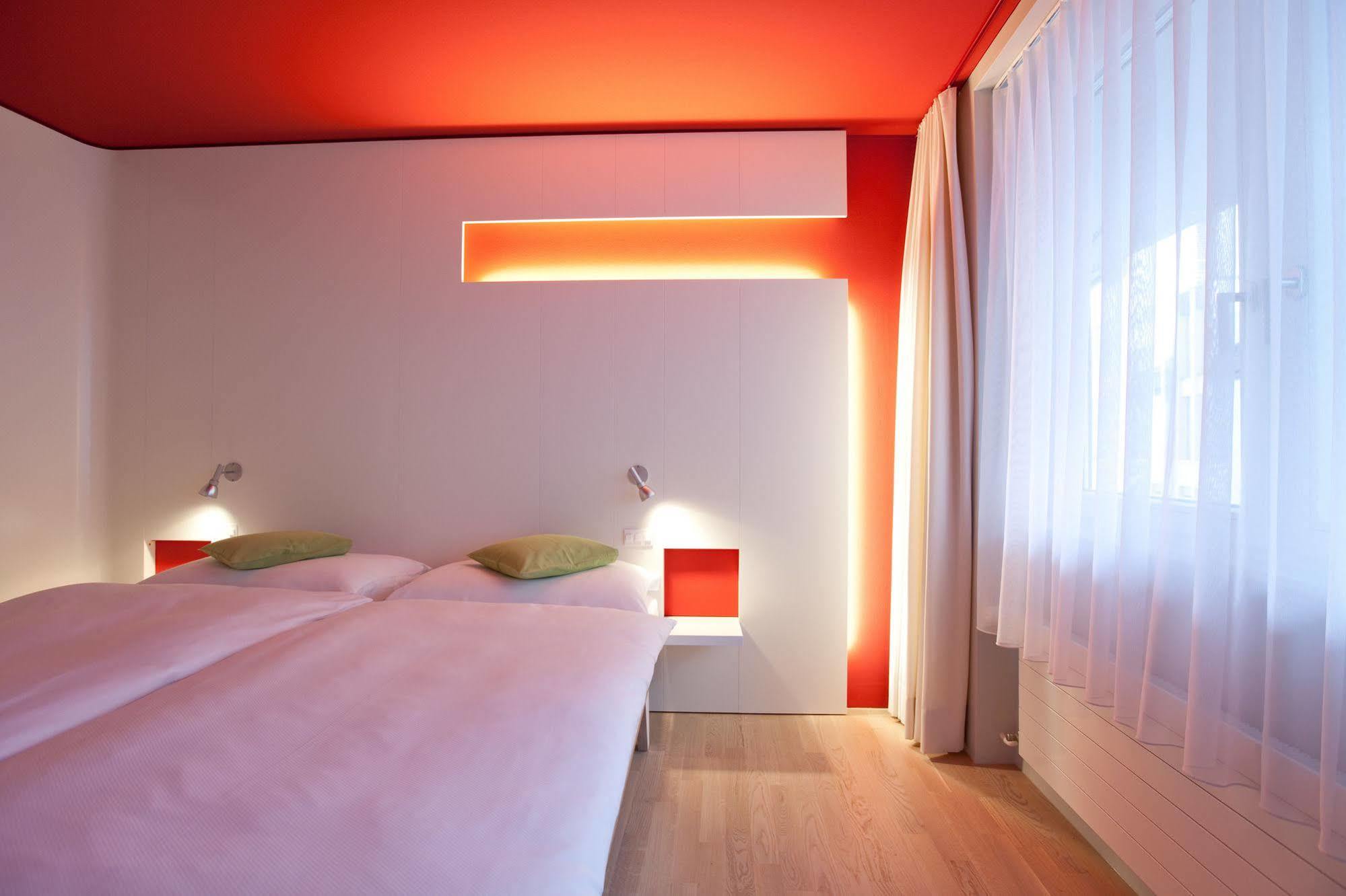 Dom Hotel